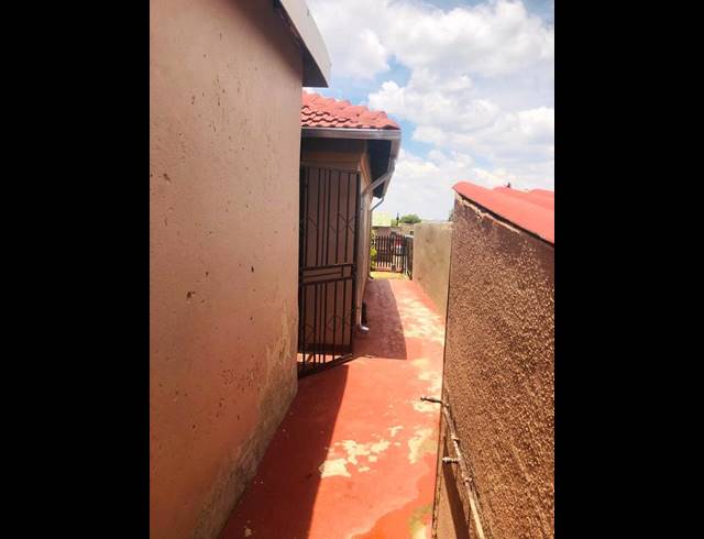 1 BEDROOM PROPERTY TO RENT IN ZONDI